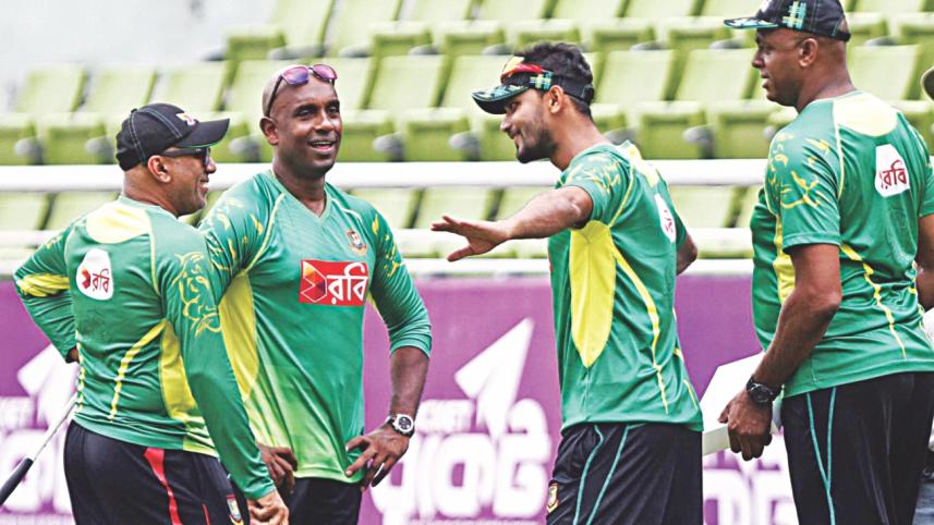 Chandika Hathurusingha, bangladesh coach, Mario Villavarayan 
