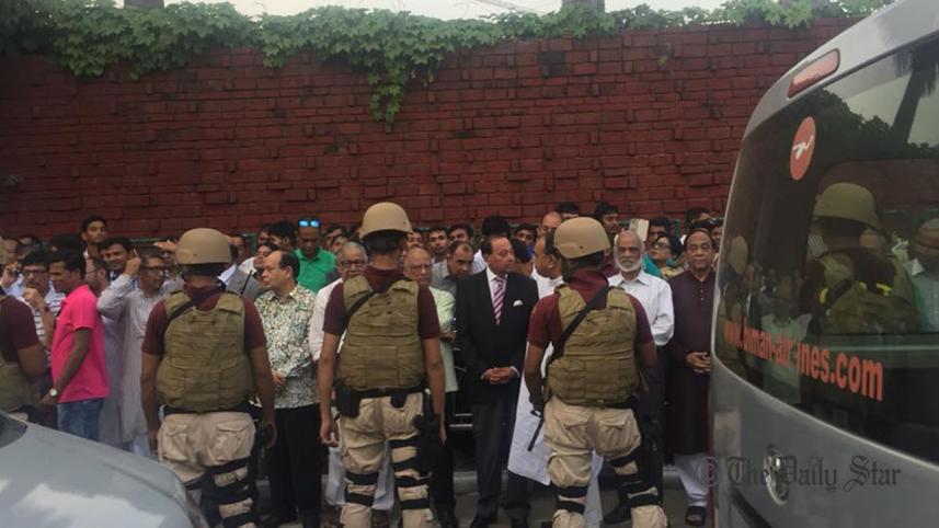 BNP leader Moudud Ahmed waiting for Khaleda Zia 