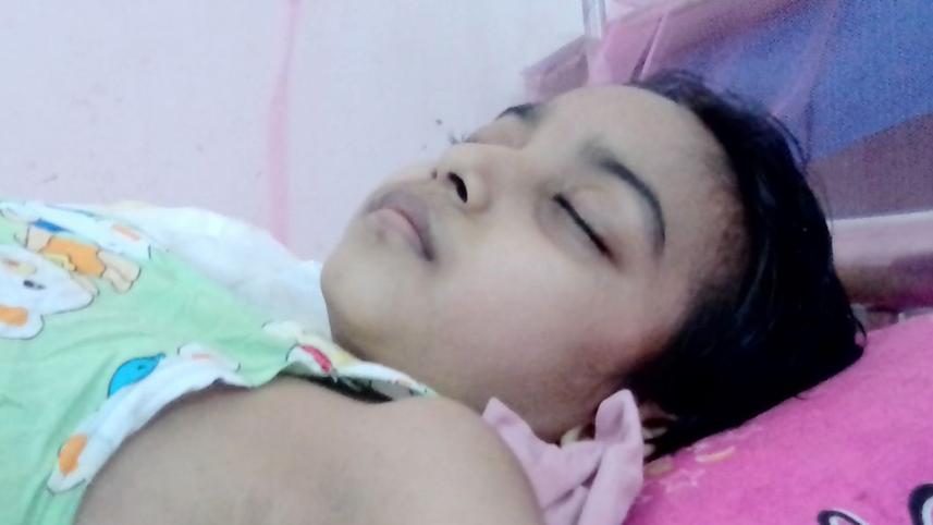 Muktamoni, who was diagnosed with a tumor in her hand in August, is taken to the Intensive Care Unit of Dhaka Medical College Hospital in “critical condition”. 
