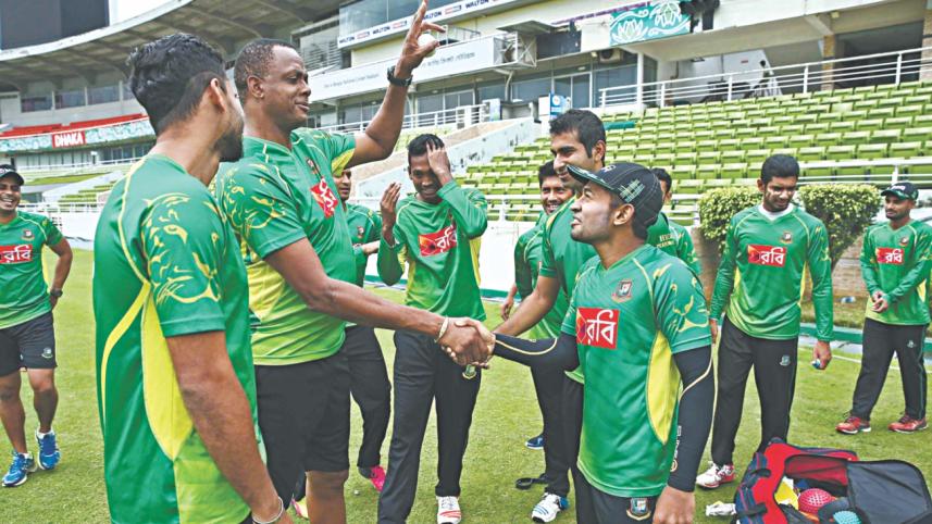 Courtney Walsh, New Bowling Coach, Mushfiqur Rahim