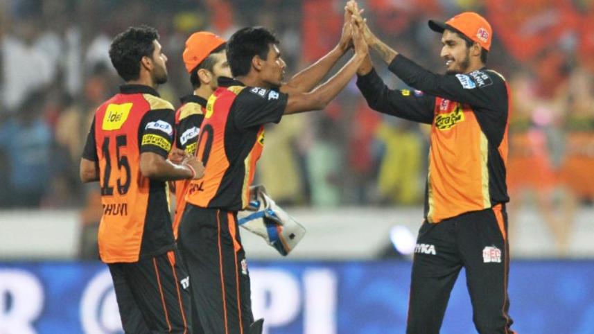 Musta-Sunrisers.jpg-web.jpg