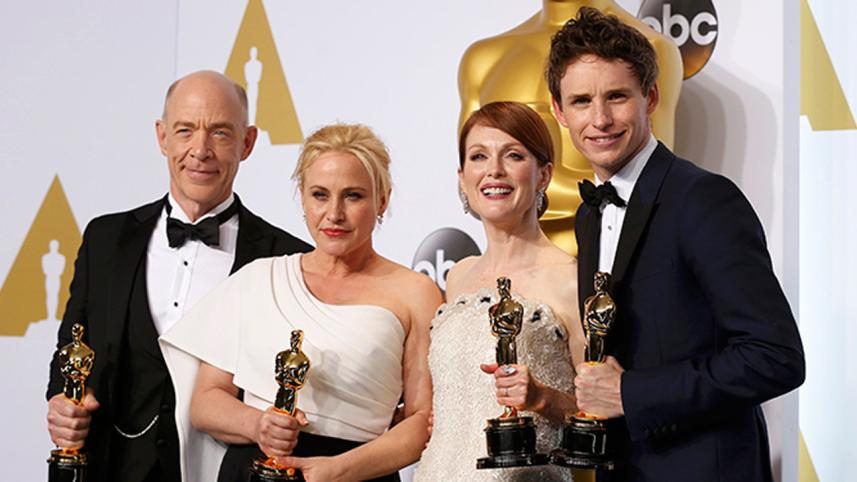 Oscar winners pose for a photosession