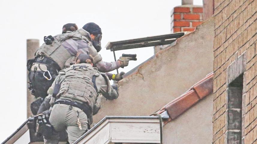 paris manhunt.jpg