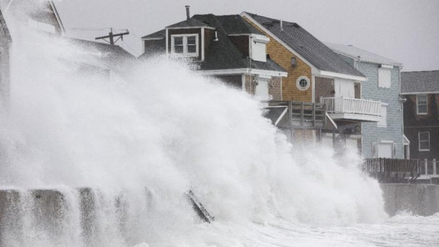 storm strikes the US east coast