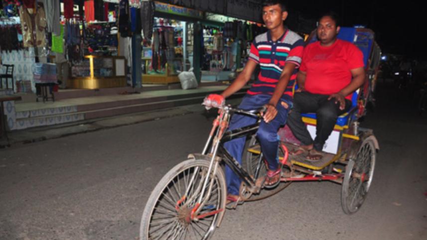 Rikshaw drivivg.jpg
