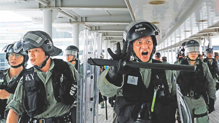 Riot police.jpg
