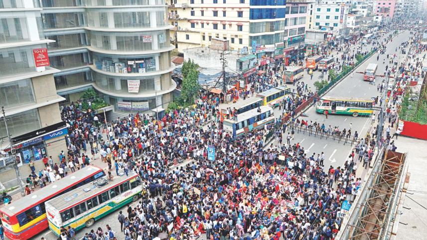  Bus runs over, kills student crossing road; protesters block Pragati Sarani for 10 hours; 