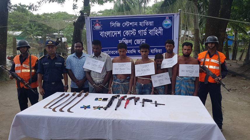 Robbers arrested in Noakhali