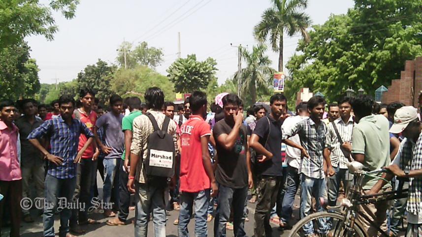 RU-students-blockade.jpg