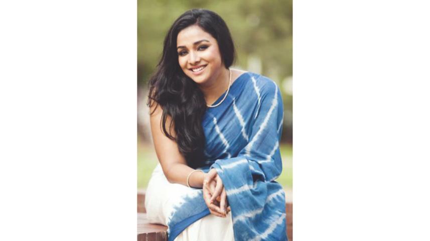 runa khan.jpg