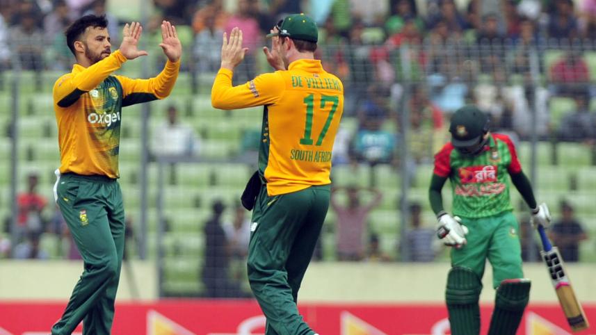 Duminy celebrates 