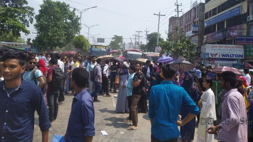 Dhaka-Aricha highway blocked