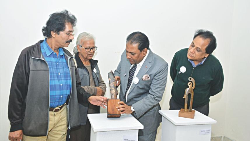 sculpture exhi.jpg