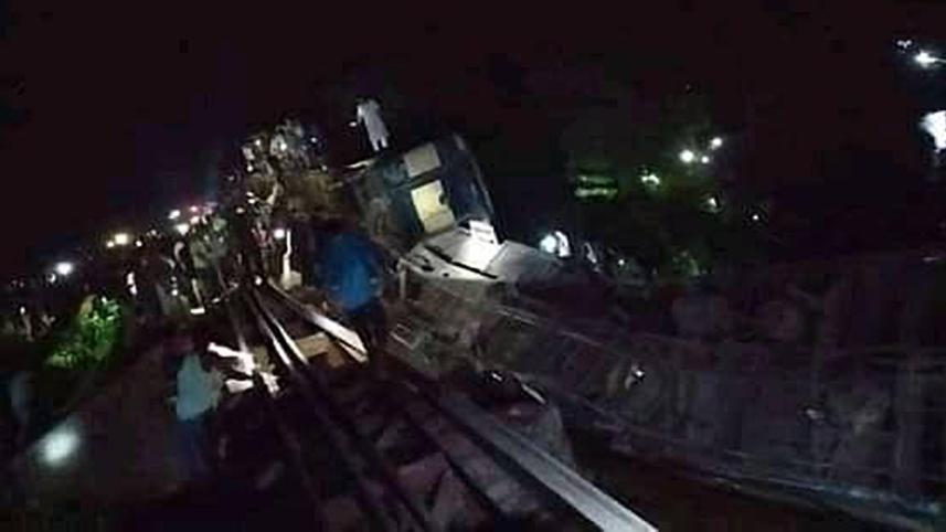 train-fb-wb.jpg