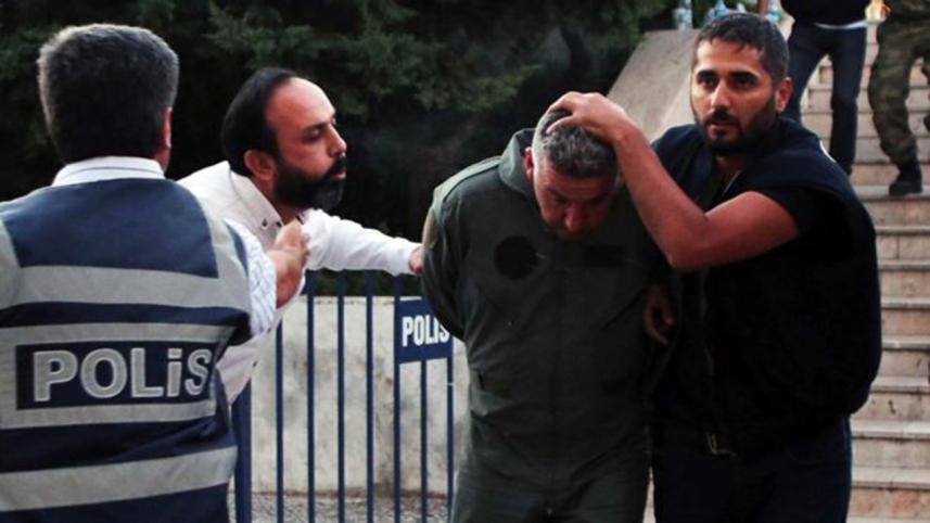 Turkey, army coup, failed coup, police, suspend, 