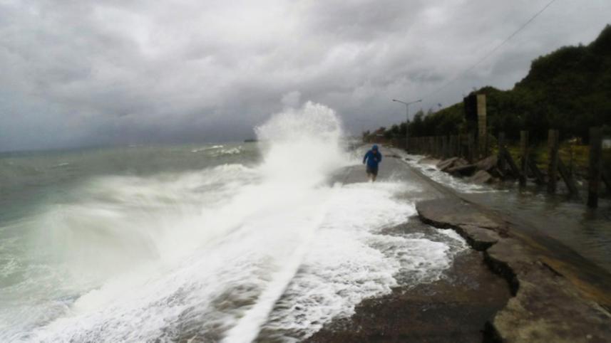 typhoon-melor-1-wb.jpg