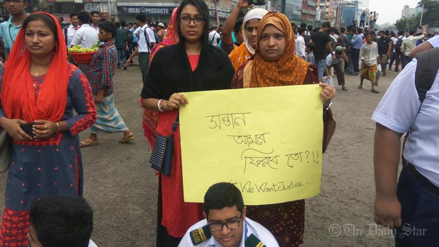 Safe road student protest in Uttara