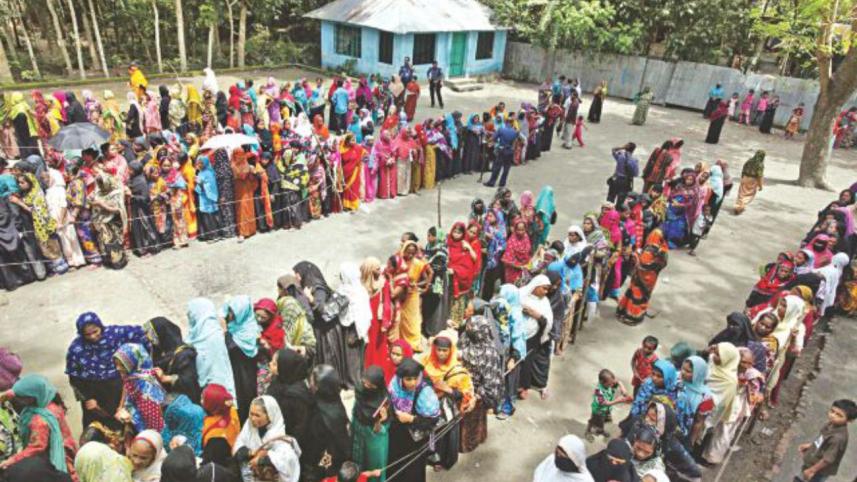 voters queue.jpg
