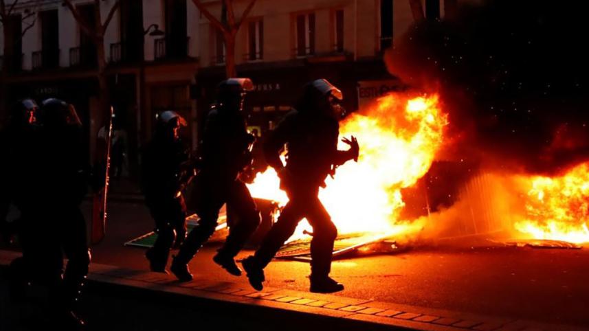 yellow vest.JPG