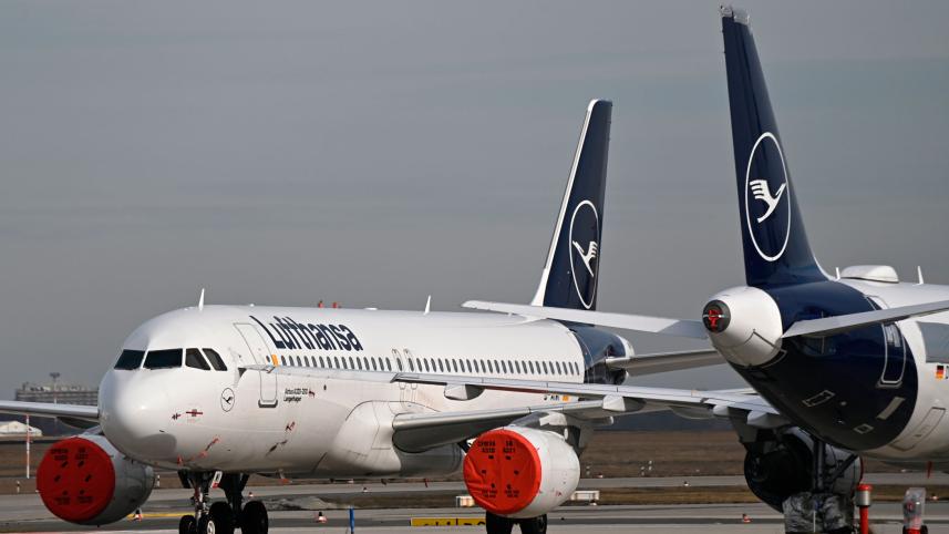 lufthansa-flies.jpg