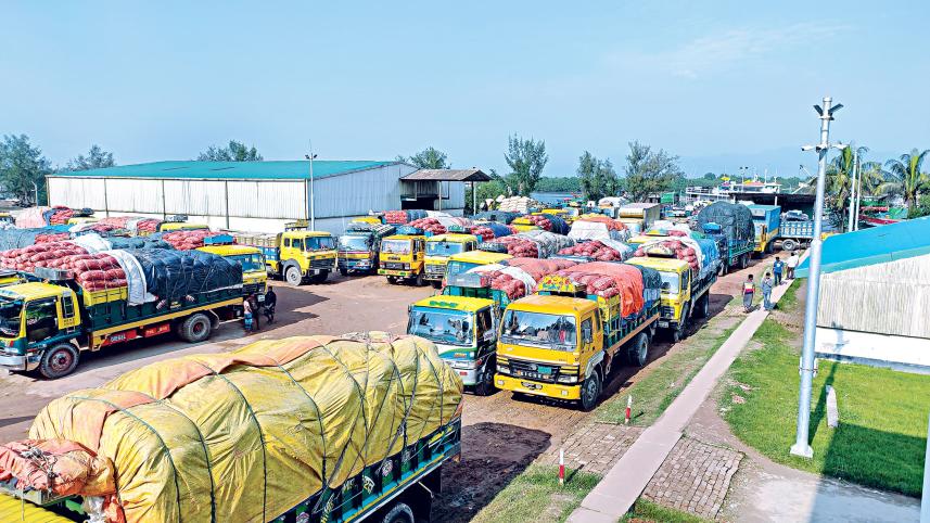 Trade with Myanmar thru Teknaf comes to a halt