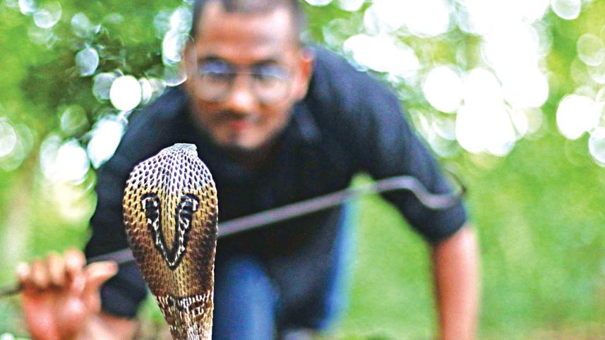 snake-rescuers.jpg