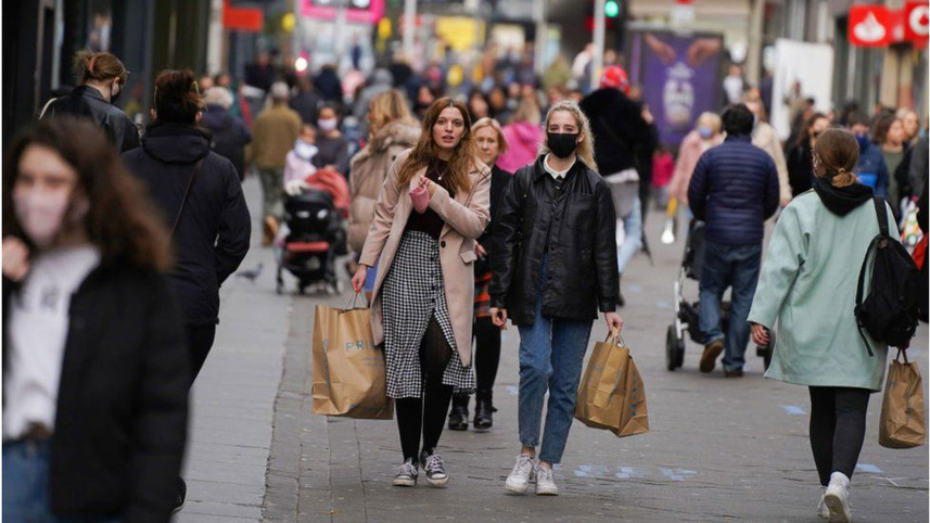 uk-economy-recovery-slows.jpg