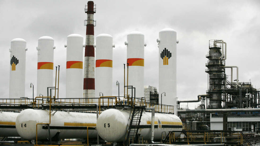 iea-cuts-oil-demand-outlook.jpg
