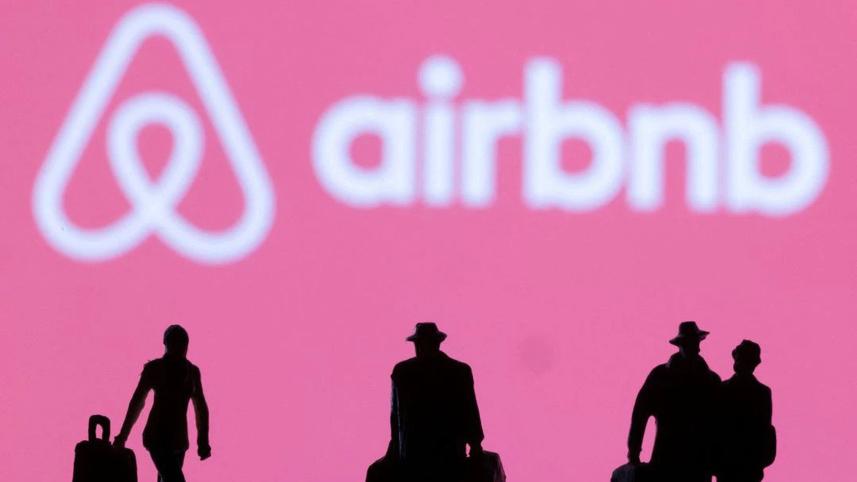 airbnb-suspends-operations.jpg