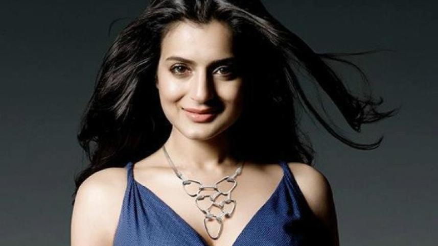 ameesha.jpg