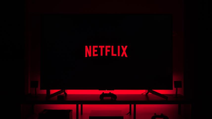 Netflix fires 300 employees