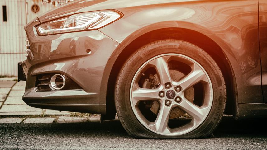 How to change flat tyre for dummies