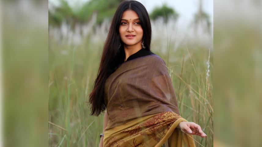 Actress Mithila