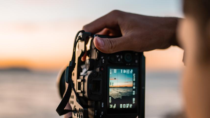 Make money while travelling