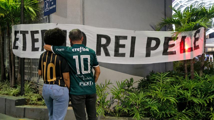 fans_infront_of_hospital.jpg