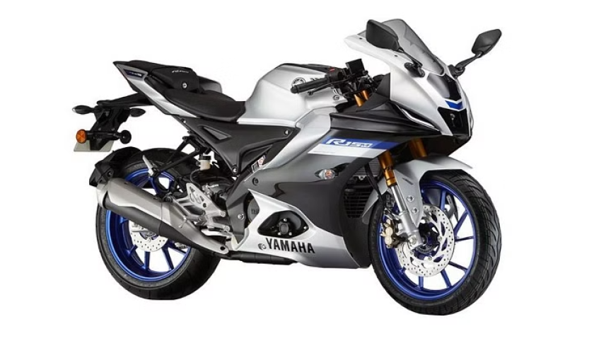 Yamaha R15M V4