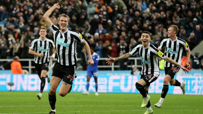 Photo of Newcastle United footballers.
