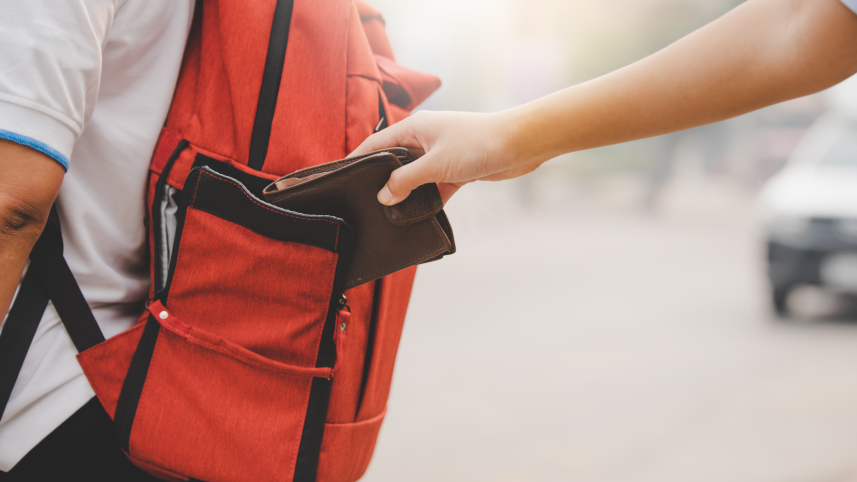 Student getting Pickpocketed. 