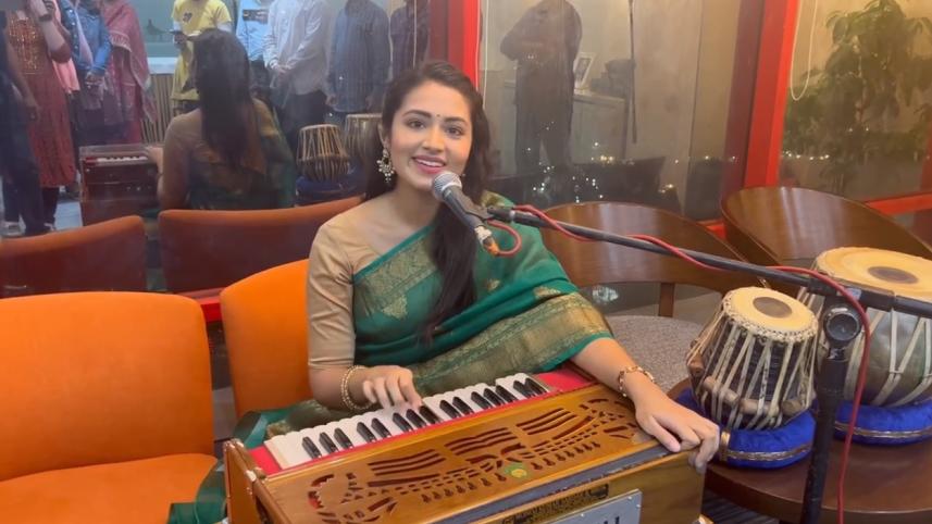 Tasnia Farin takes up harmonium, sings surprising patriotic song 