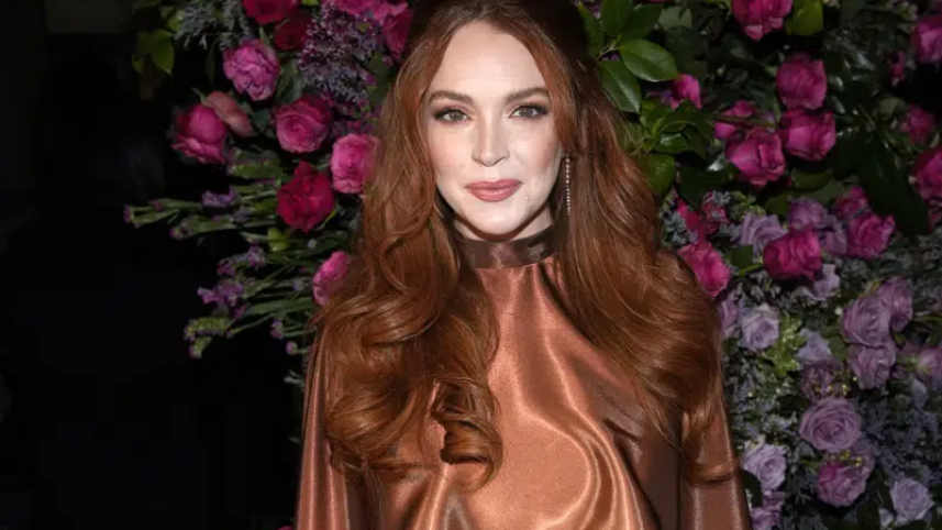 Lindsay Lohan announces pregnancy 