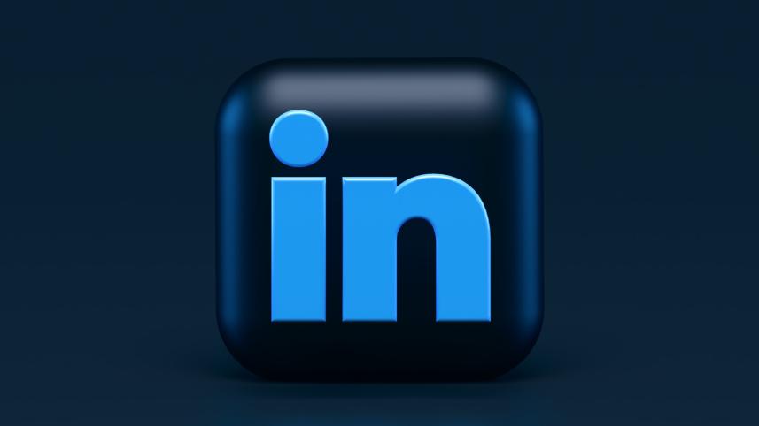 LinkedIn offers 100+ free AI courses