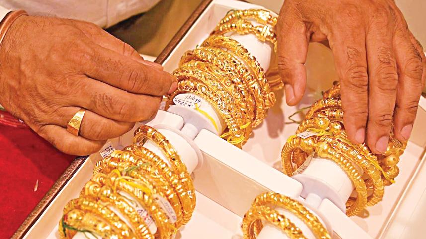Jewellers cut gold prices by Tk 1,166 a bhori today