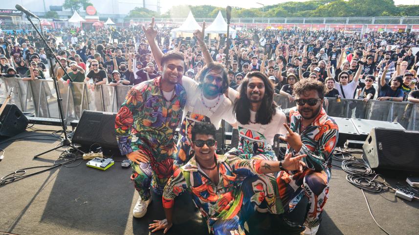 Dads in the Park perform at Hammersonic festival