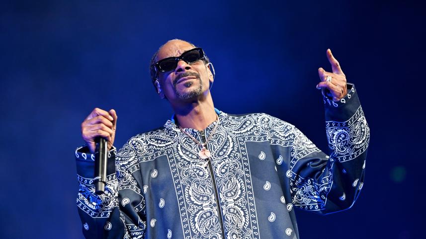 Snoop Dogg postpones 30th anniversary concert in support of Hollywood strikes