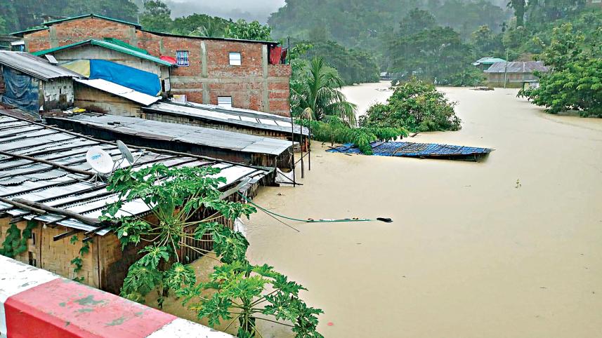Torrential rain pounds southeast area in Bangladesh