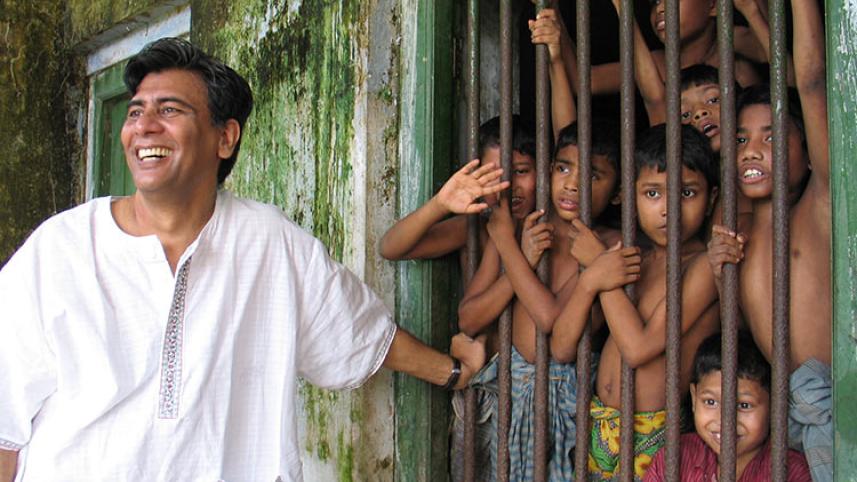 A traveling storyteller of a living culture