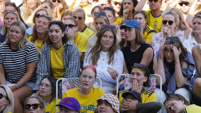 crowd2.jpg