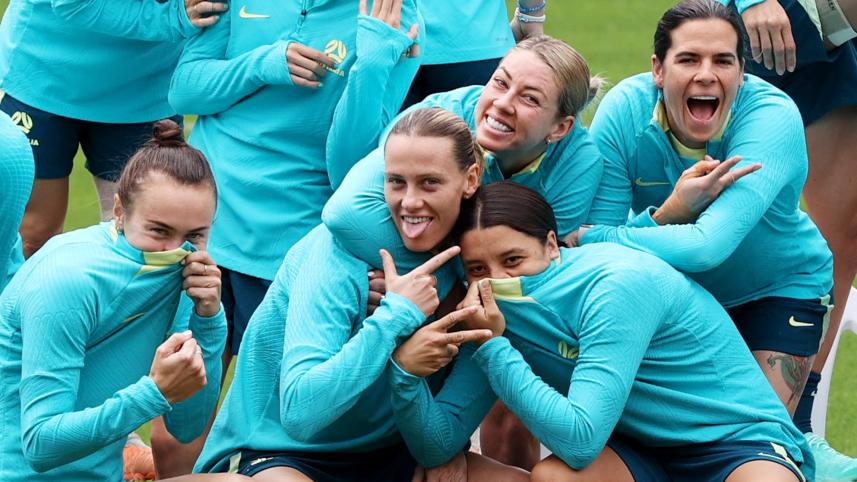 australia_women.jpg