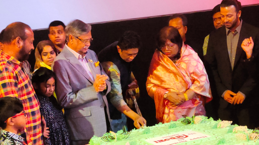 President returns to theatre after four decades for 'Priyotoma'