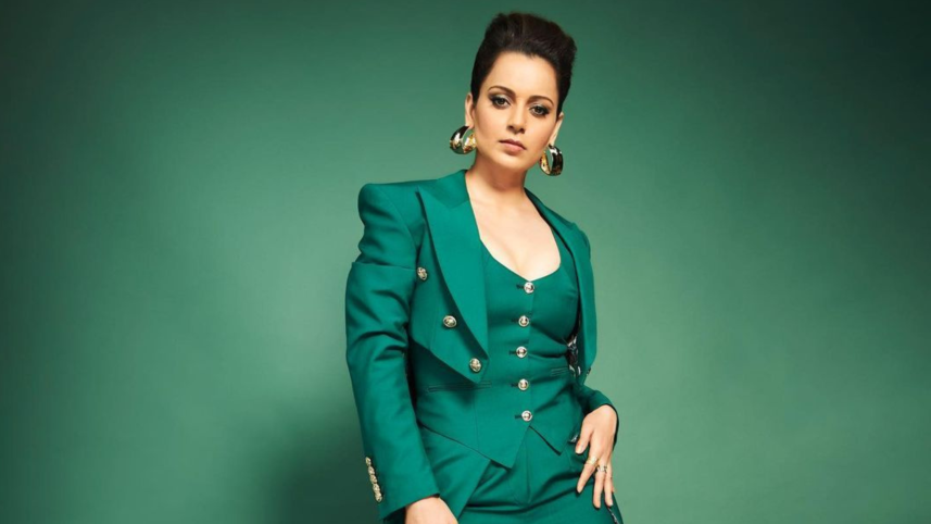 Kangana calls herself GOAT, states her as Batman of showbiz
